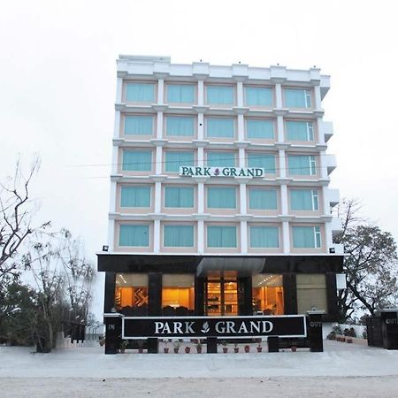 Hotel Park Grand, At Haridwār Εξωτερικό φωτογραφία